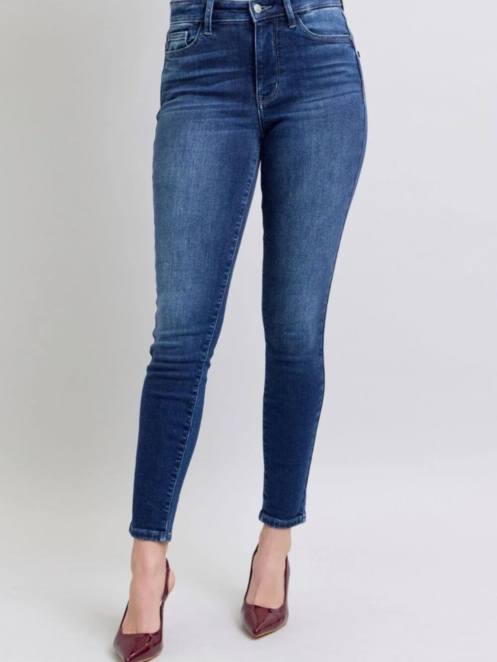 NWT Judy Blue 3/26 Short Mid-Rise Thermal Skinny Denim Jeans